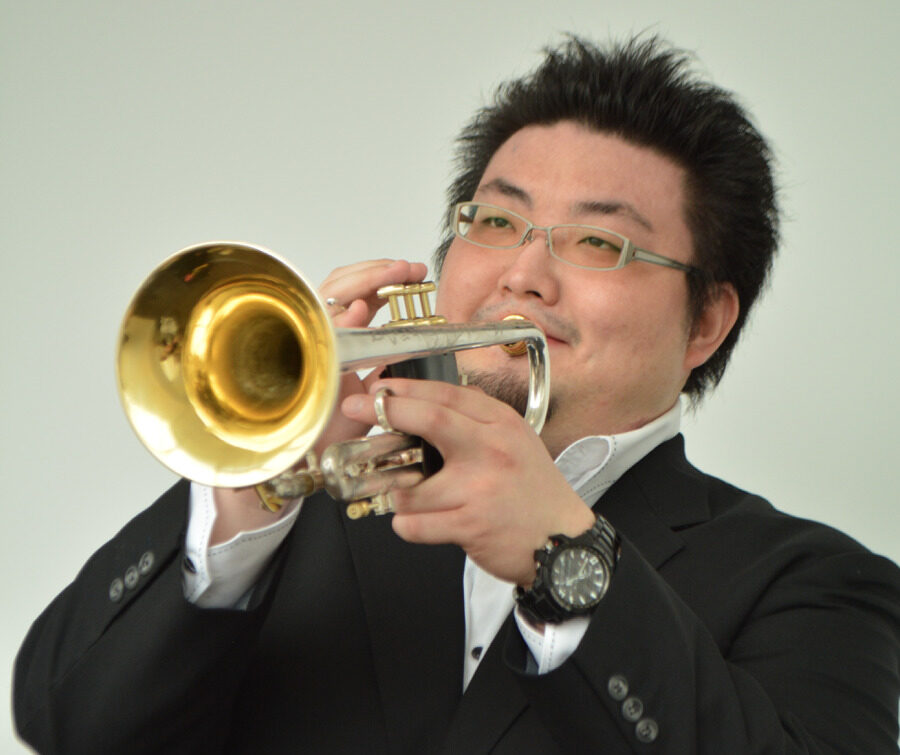 カサメミュージックスクールトランペット科講師、宮田響先生の写真