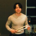 カサメミュージックスクールドラム科講師、岡村智文先生の写真