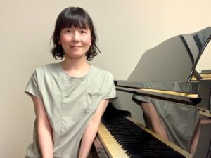カサメミュージックスクールピアノ科講師、高田さえ先生の写真