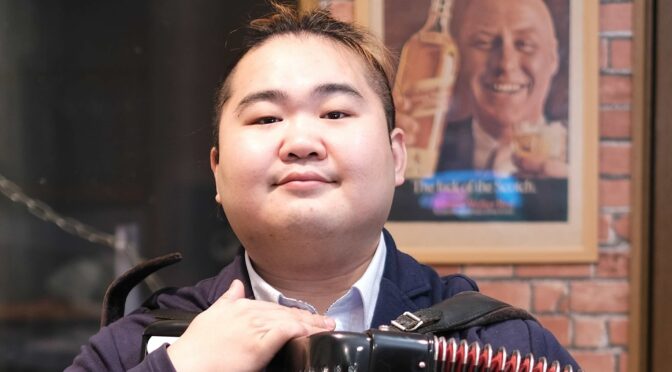 カサメミュージックスクール アコーディオン講師 鈴木亮慶先生