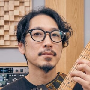ギター科講師の弓倉尚真先生