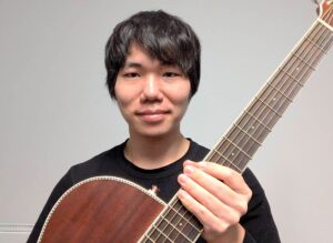 カサメミュージックスクール アコースティックギター講師 樋口優一