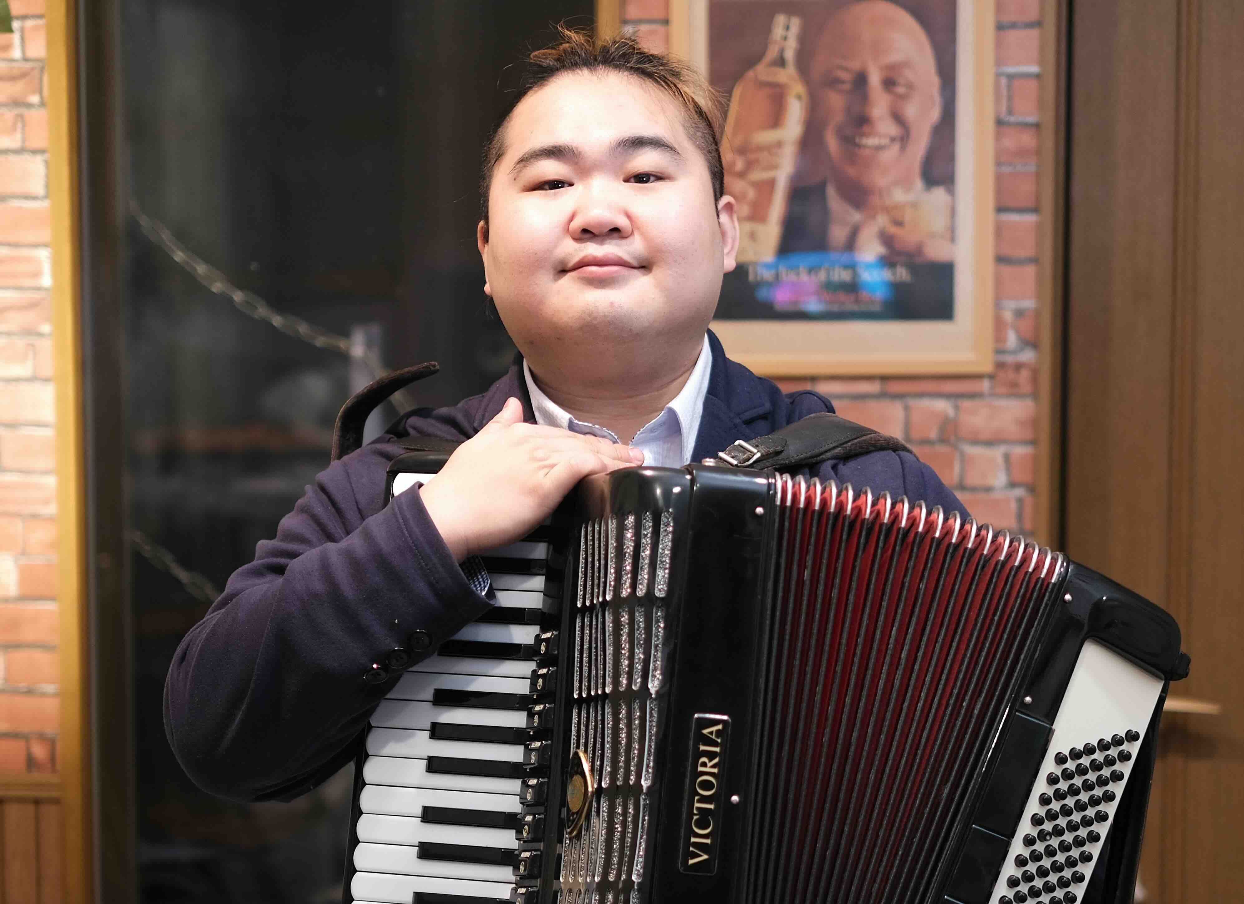 カサメミュージックスクール アコーディオン講師 鈴木亮慶先生