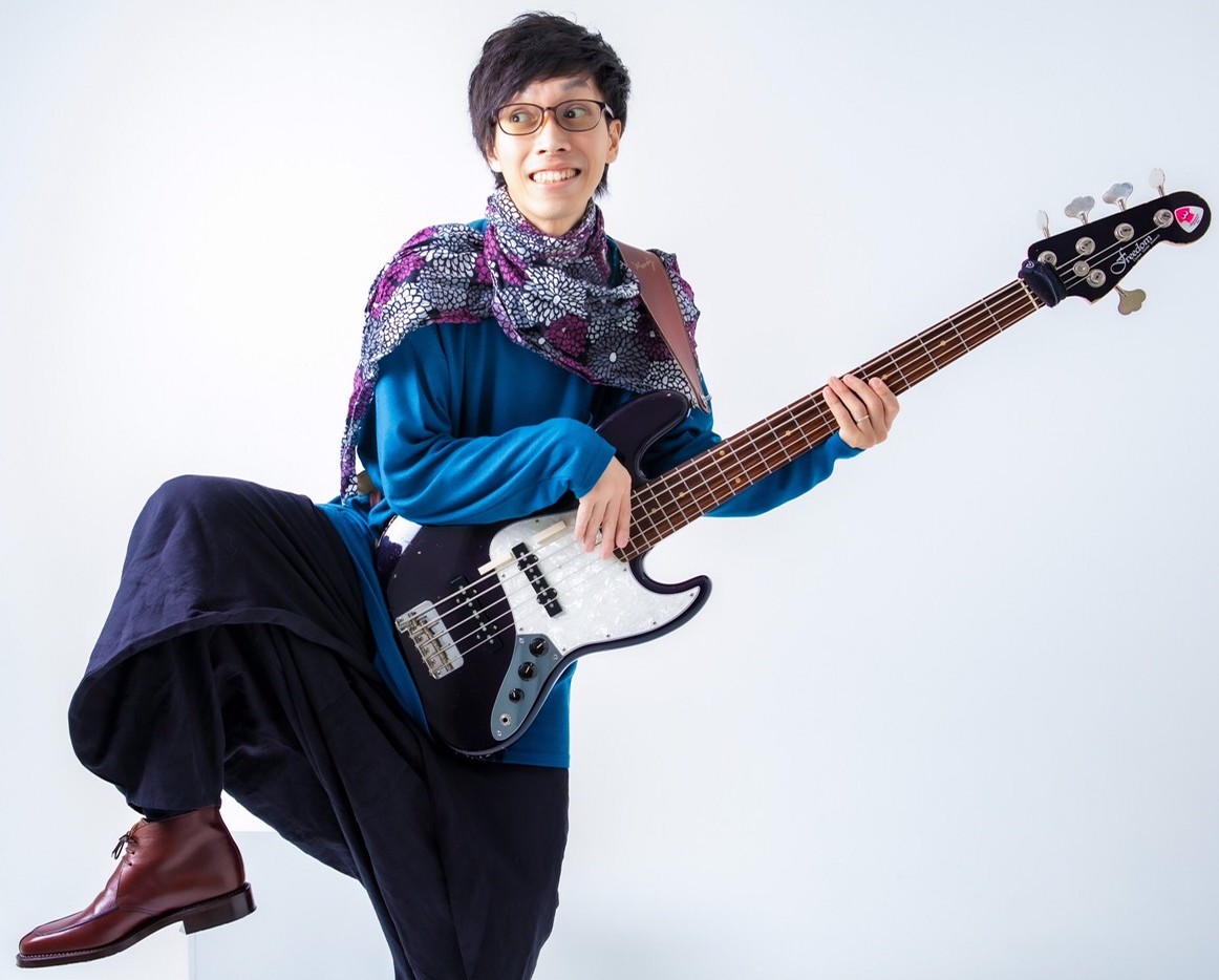 カサメミュージックスクールベース科講師、中野雅彦先生の写真