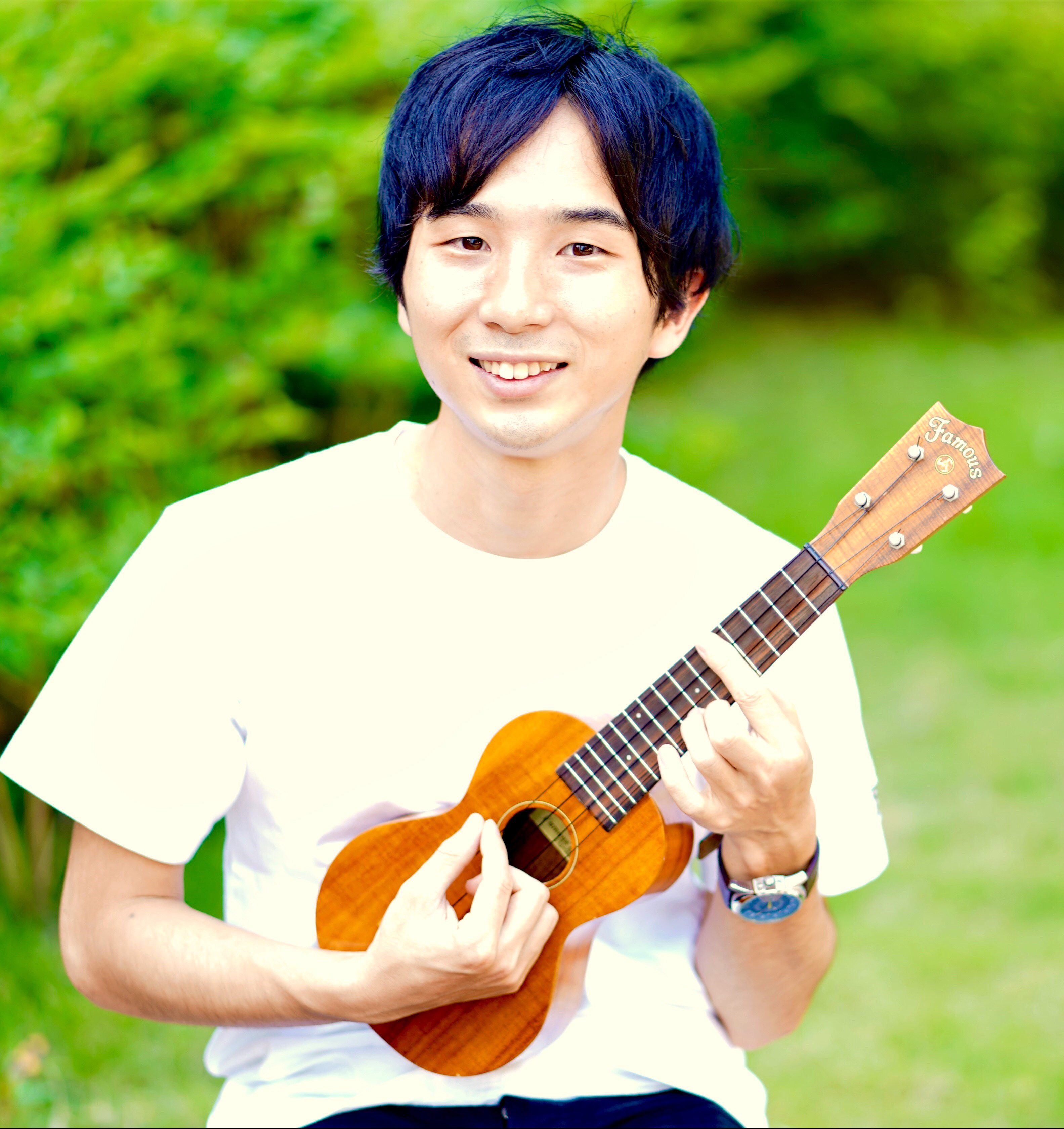カサメミュージックスクールウクレレ科講師、松葉健大先生の写真