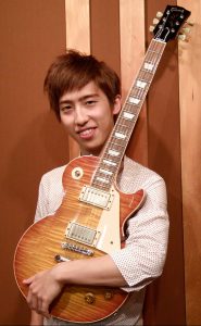 カサメミュージックスクールギター科講師、山口拓斗先生の写真